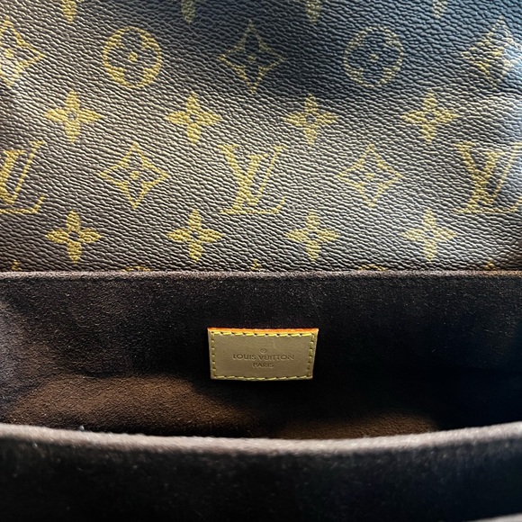 Louis Vuitton Pochette Métis Monogram - Picture 6 of 15